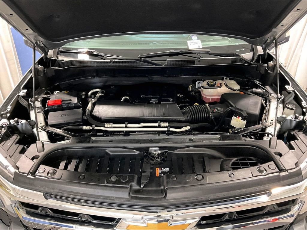 Used 2023 Chevrolet Silverado 1500 LT AWD/4WD image 29