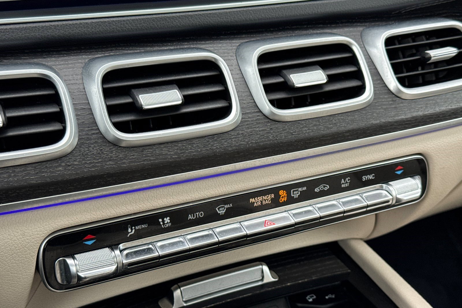 Used 2021 Mercedes-Benz GLS 450 4MATIC image 28