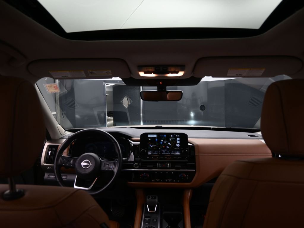 Used 2024 Nissan Pathfinder Platinum w/ Cargo Package image 16