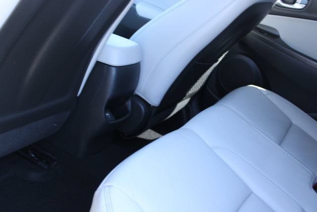 Used 2022 Hyundai Kona Limited w/ Cargo Package FWD image 37