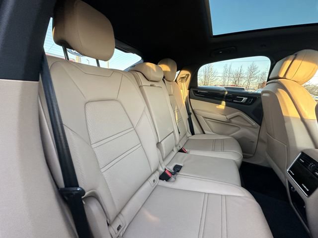 Used 2021 Porsche Cayenne Coupe image 37