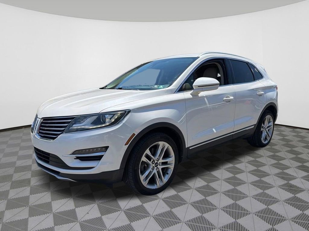 Used 2017 Lincoln MKC Reserve w/ Lincoln MKC Climate Package AWD/4WD image 3