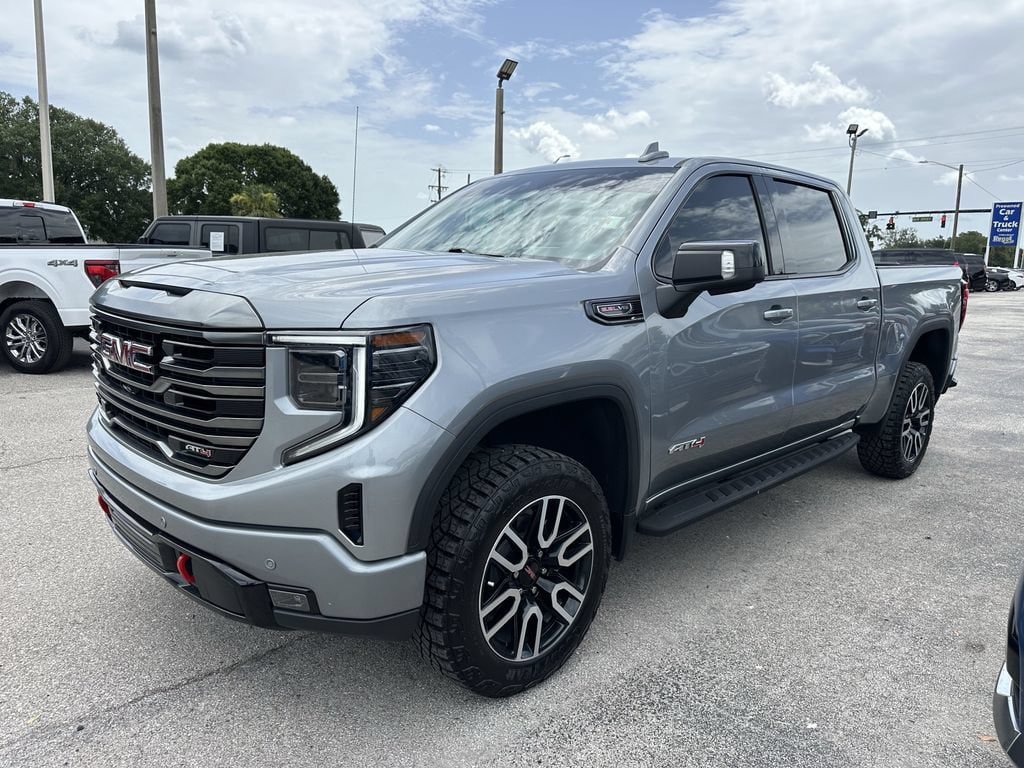 Used 2024 GMC Sierra 1500 AT4 w/ Technology Package AWD/4WD image 8
