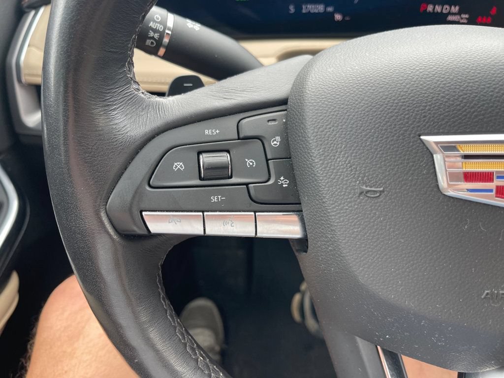 Used 2024 Cadillac XT4 Luxury w/ Cold Weather Package AWD/4WD image 15