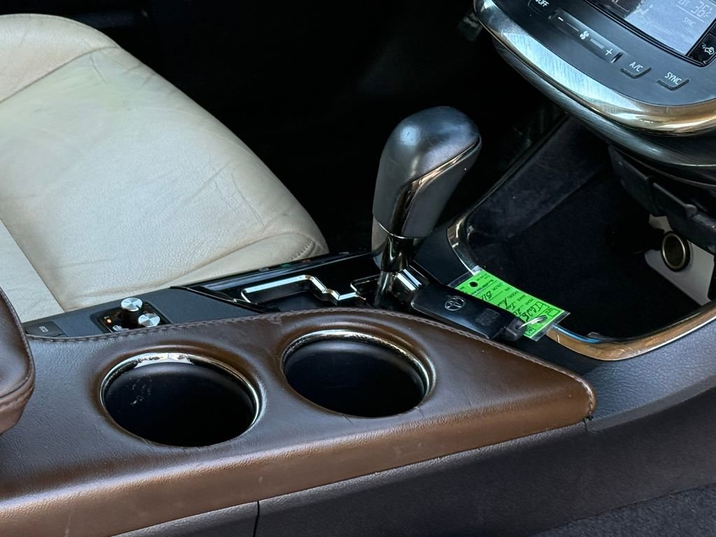 Used 2016 Toyota Avalon Touring image 10