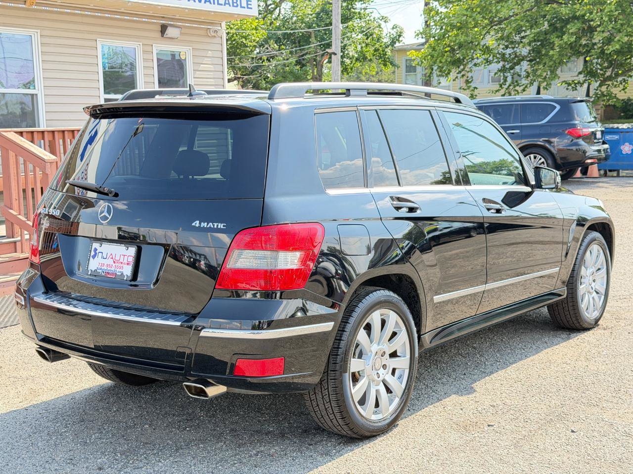 Used 2011 Mercedes-Benz GLK 350 4MATIC image 4