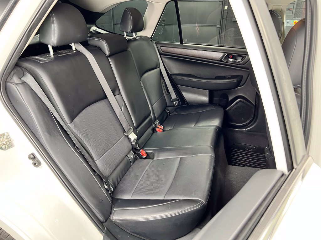 Used 2017 Subaru Outback 2.5i Limited AWD/4WD image 16