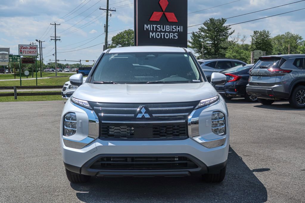 New 2026 Mitsubishi Outlander ES AWD/4WD image 6