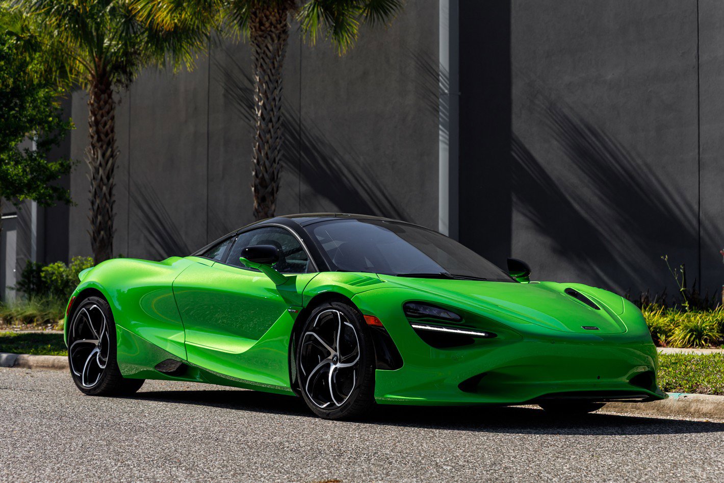 Used 2024 McLaren 750S image 2