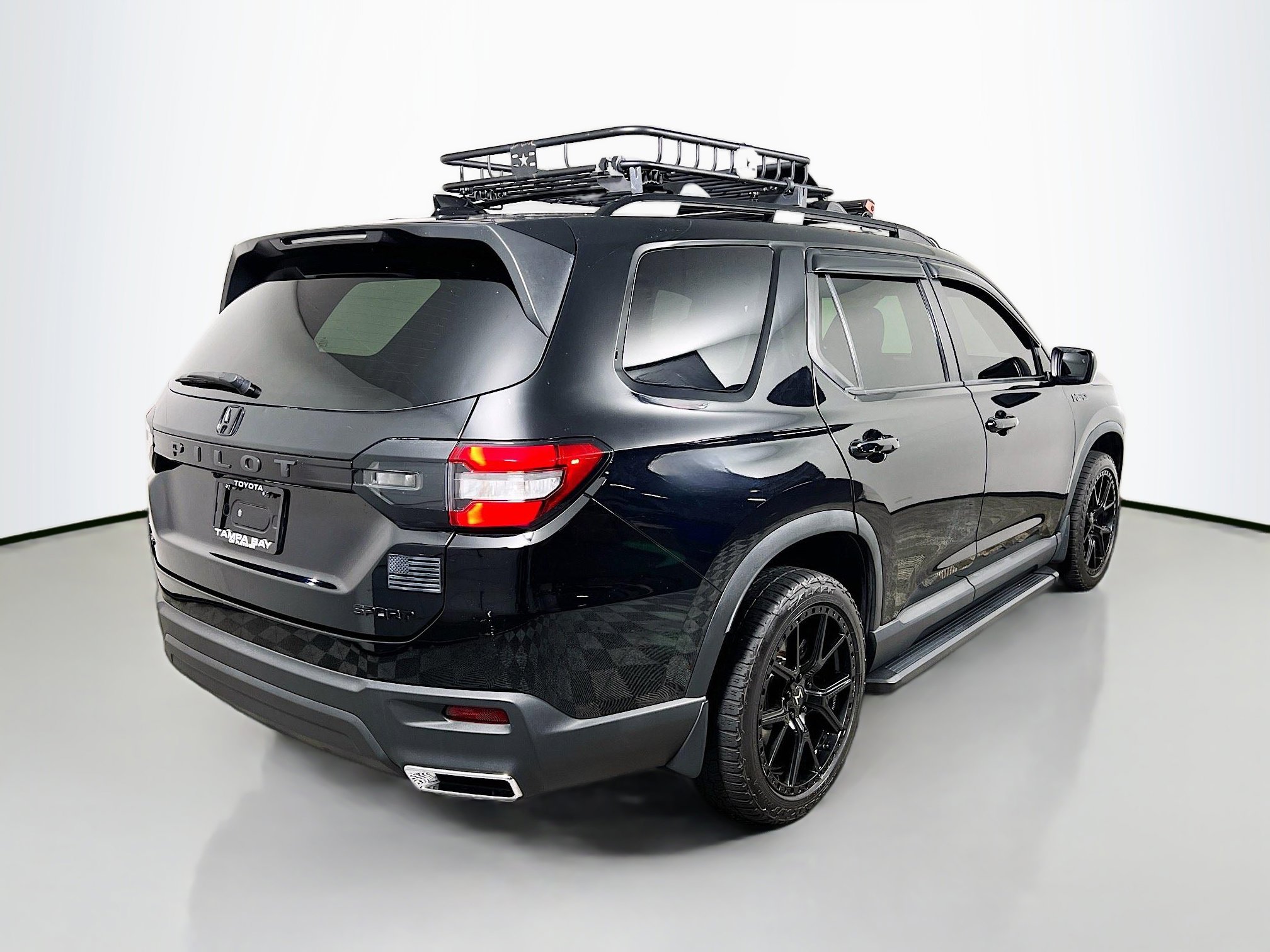 Used 2023 Honda Pilot Sport image 4