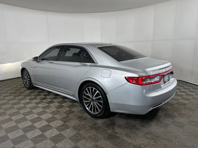 Used 2017 Lincoln Continental Select image 5