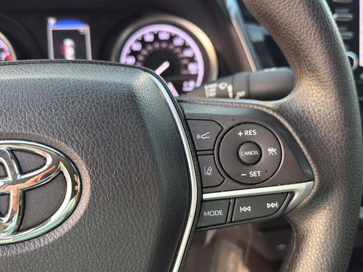 Used 2022 Toyota Camry LE FWD image 22