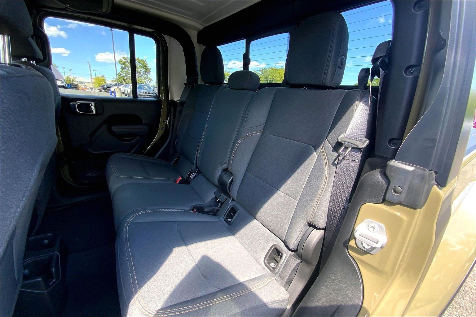 Certified 2025 Jeep Gladiator Sport AWD/4WD image 20