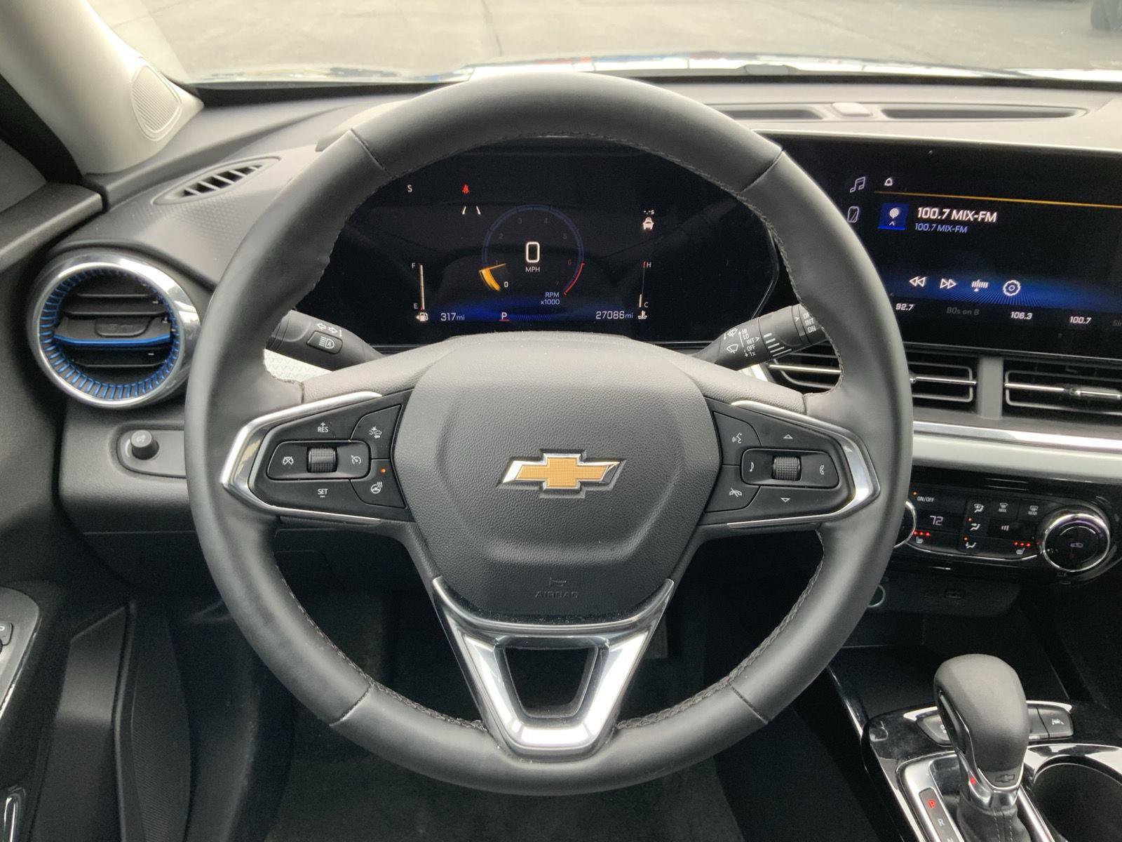 Used 2025 Chevrolet Trax LT w/ LT Convenience Package FWD image 26