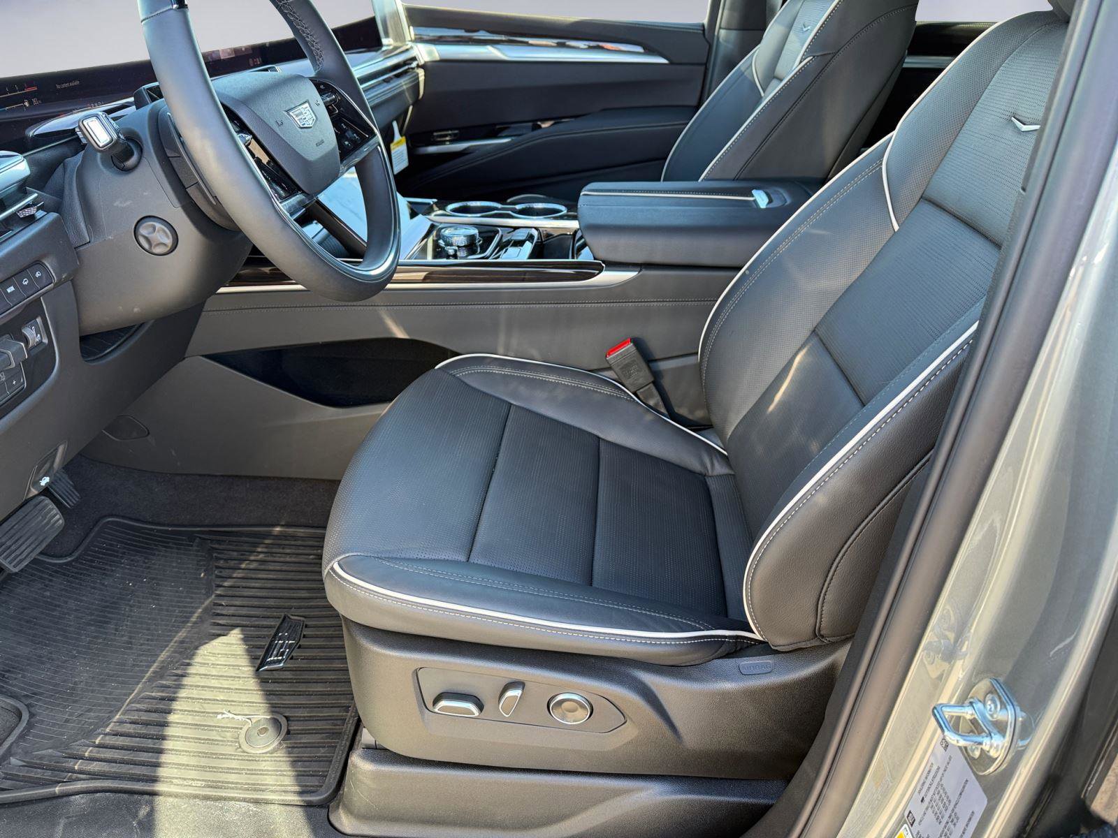 New 2026 Cadillac Escalade Luxury w/ Touring Package image 10