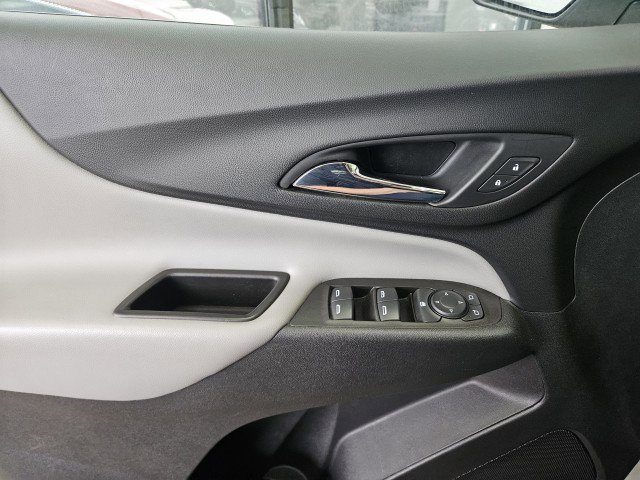 Used 2021 Chevrolet Equinox LS AWD/4WD image 29