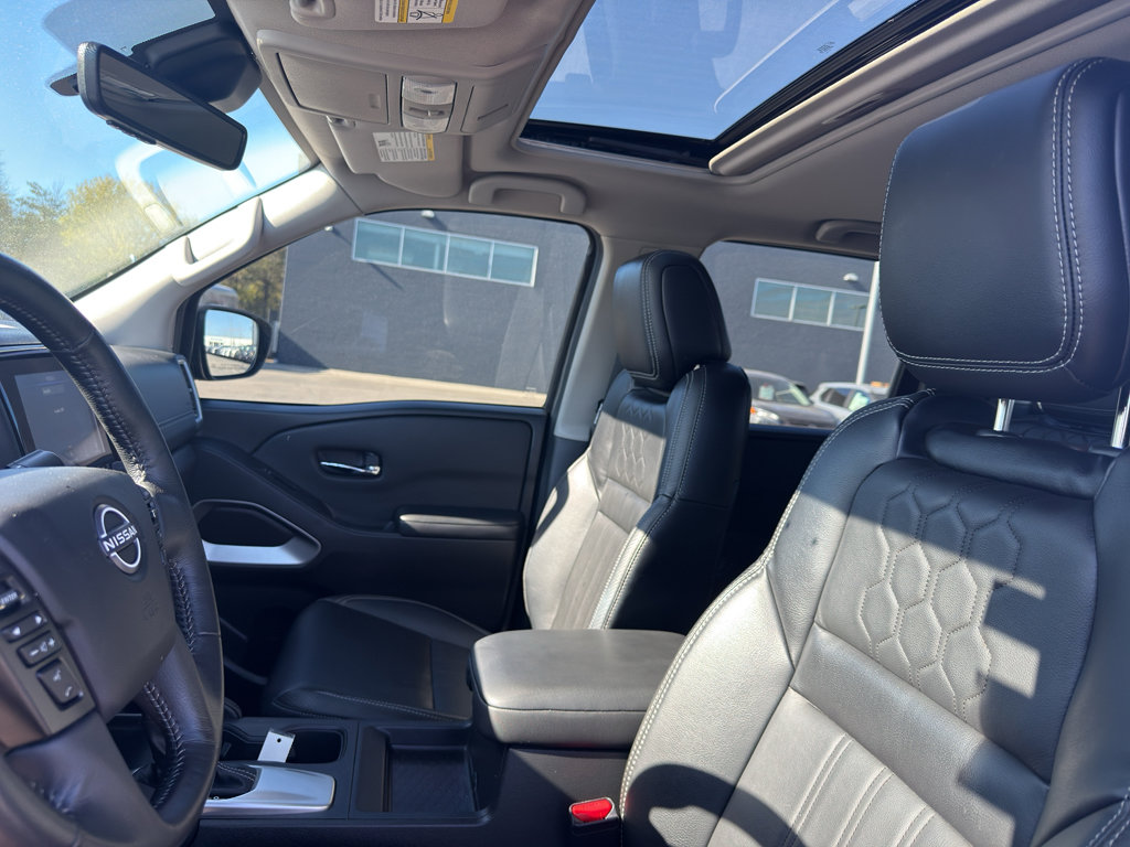 Used 2024 Nissan Frontier SL w/ Technology Package AWD/4WD image 27