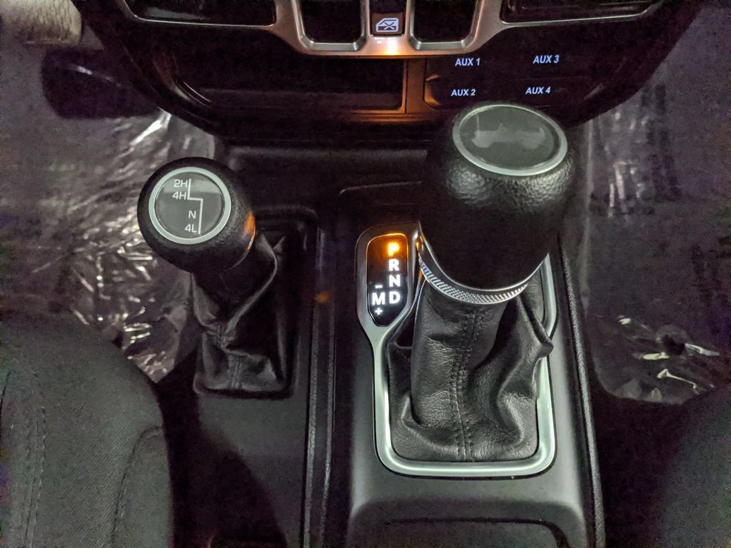 Used 2022 Jeep Wrangler Unlimited Sport AWD/4WD image 9