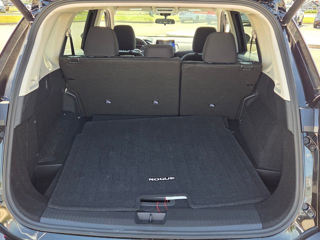 Used 2026 Nissan Rogue SV FWD image 11