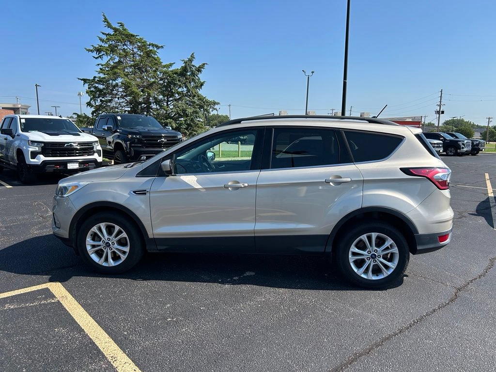 Used 2018 Ford Escape SE w/ SE Sync 3 Package AWD/4WD image 6