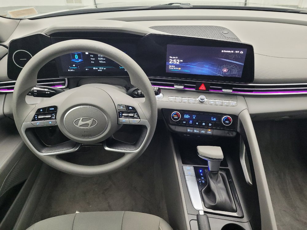 Used 2024 Hyundai Elantra SEL FWD image 22