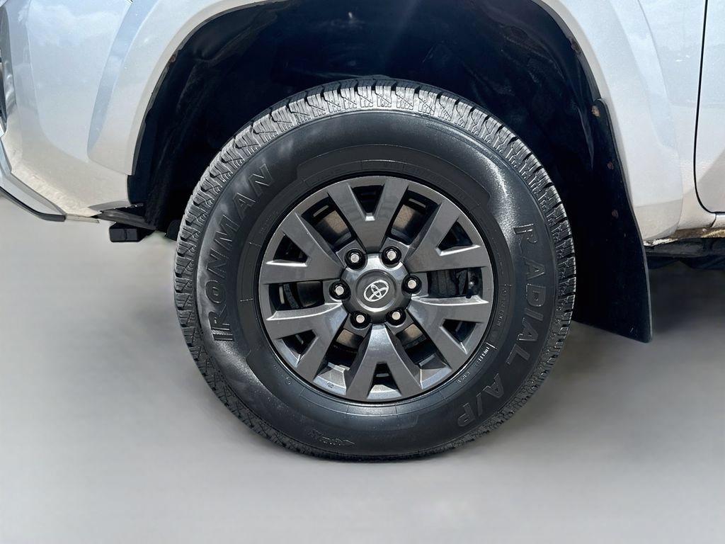 Used 2021 Toyota Tacoma TRD Sport AWD/4WD image 33