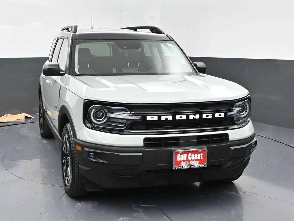 Used 2024 Ford Bronco Sport Outer Banks w/ Tech Package image 3