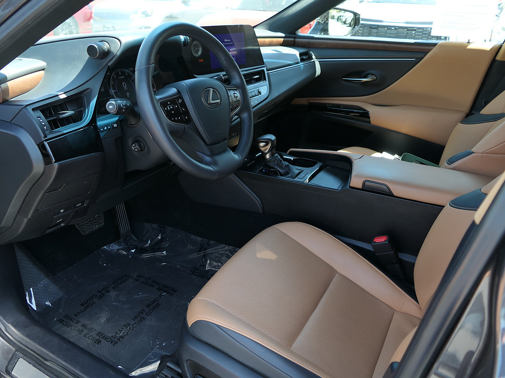 Used 2024 Lexus ES 350 w/ Premium Package FWD image 11