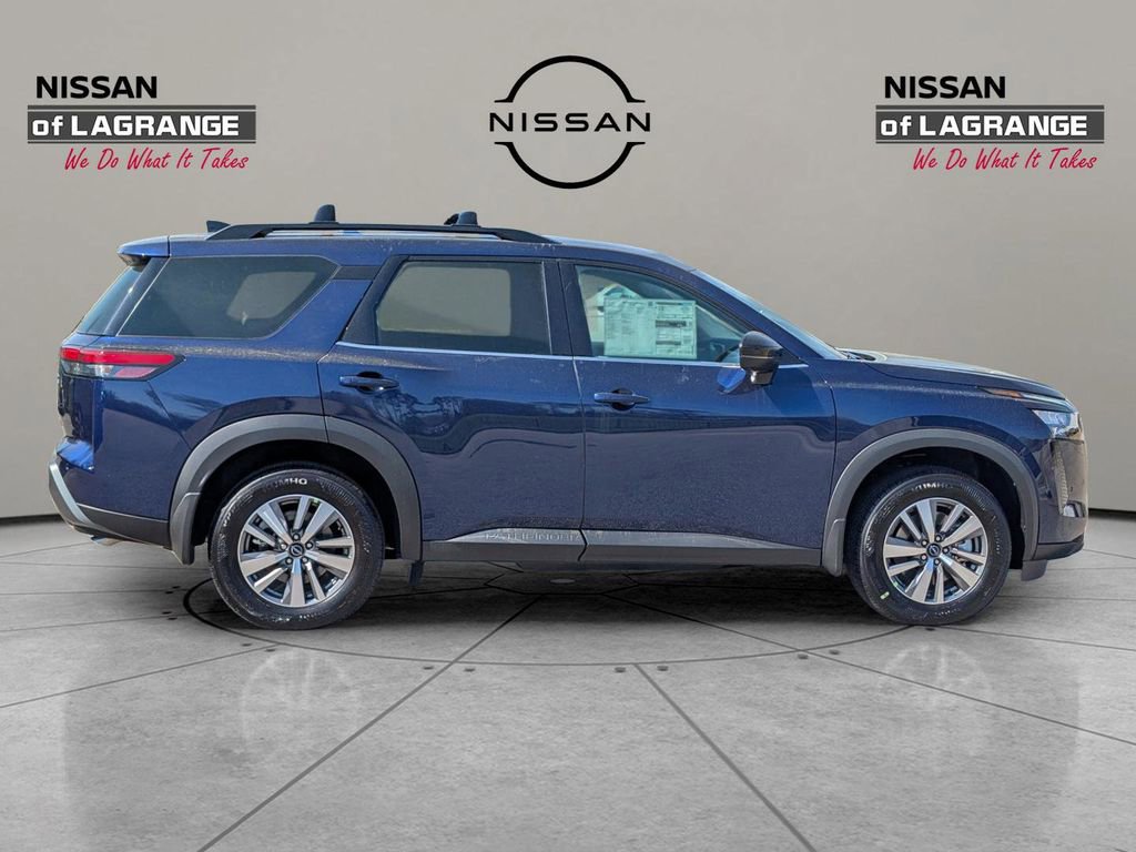 New 2026 Nissan Pathfinder SL FWD image 3