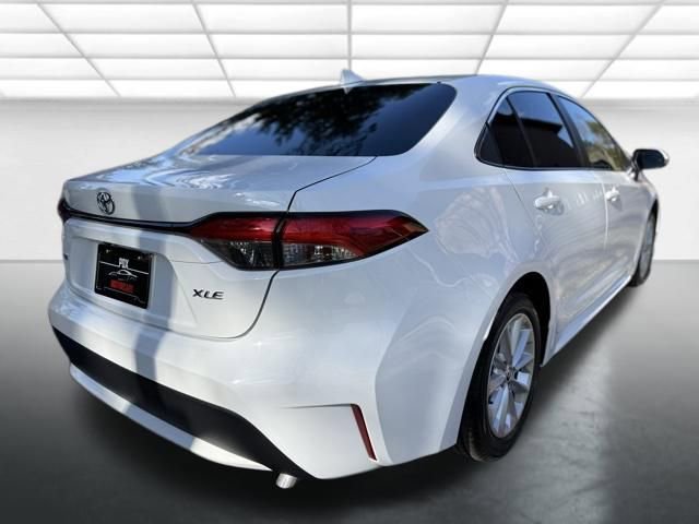 Used 2022 Toyota Corolla XLE image 5
