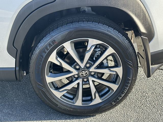 Used 2024 Toyota Corolla Cross XLE w/ Convenience Package image 23