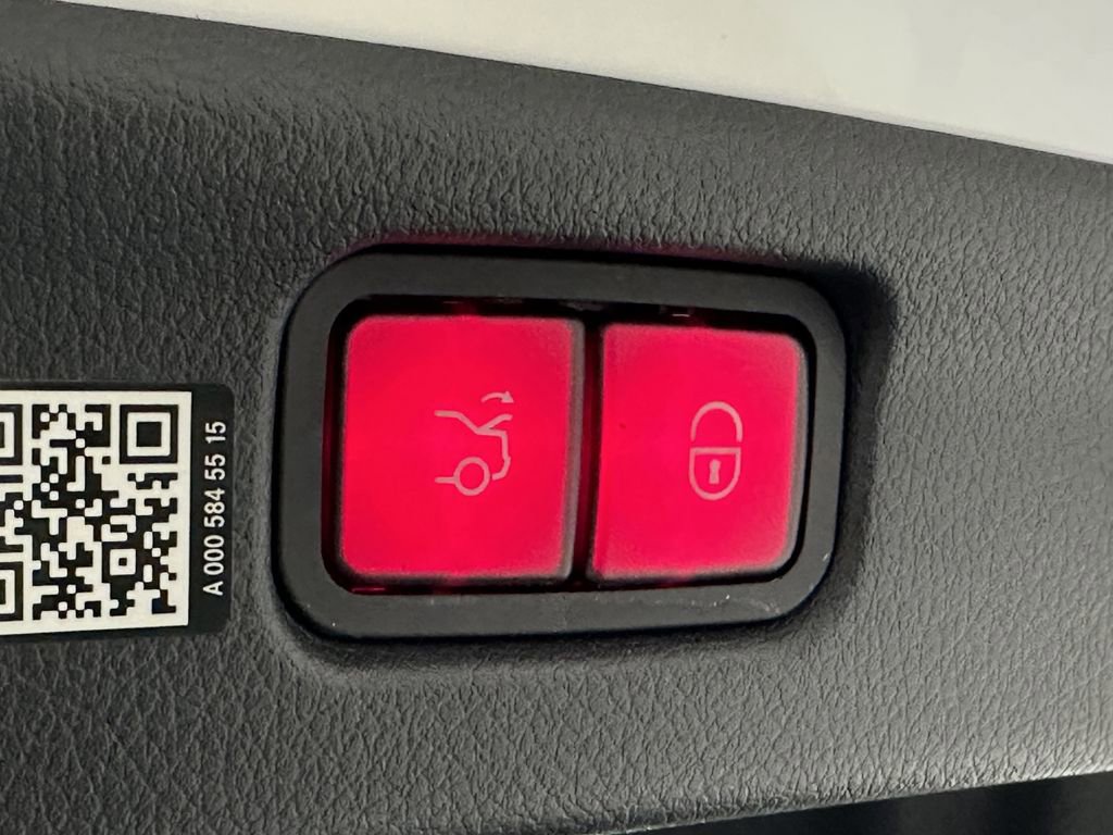 Certified 2022 Mercedes-Benz C 300 Sedan image 22