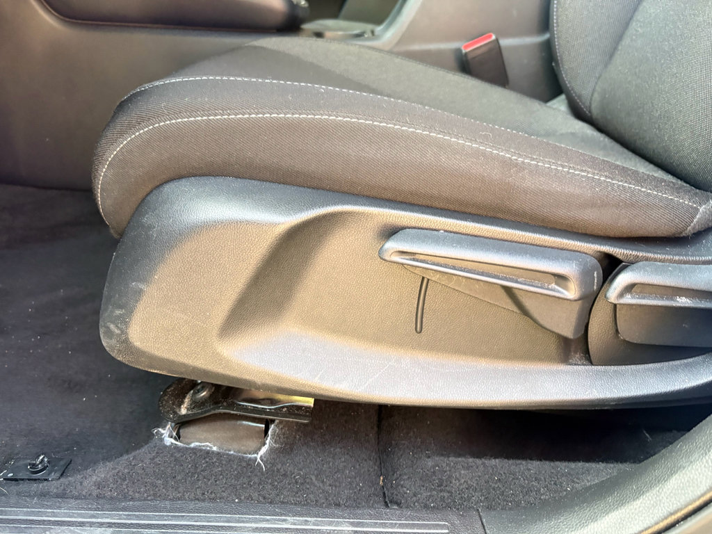 Used 2025 Honda CR-V LX image 13