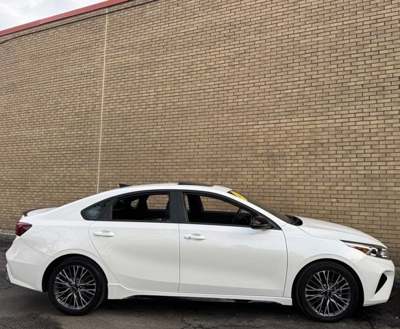 Used 2023 Kia Forte GT-Line w/ GT-Line Premium Package image 5