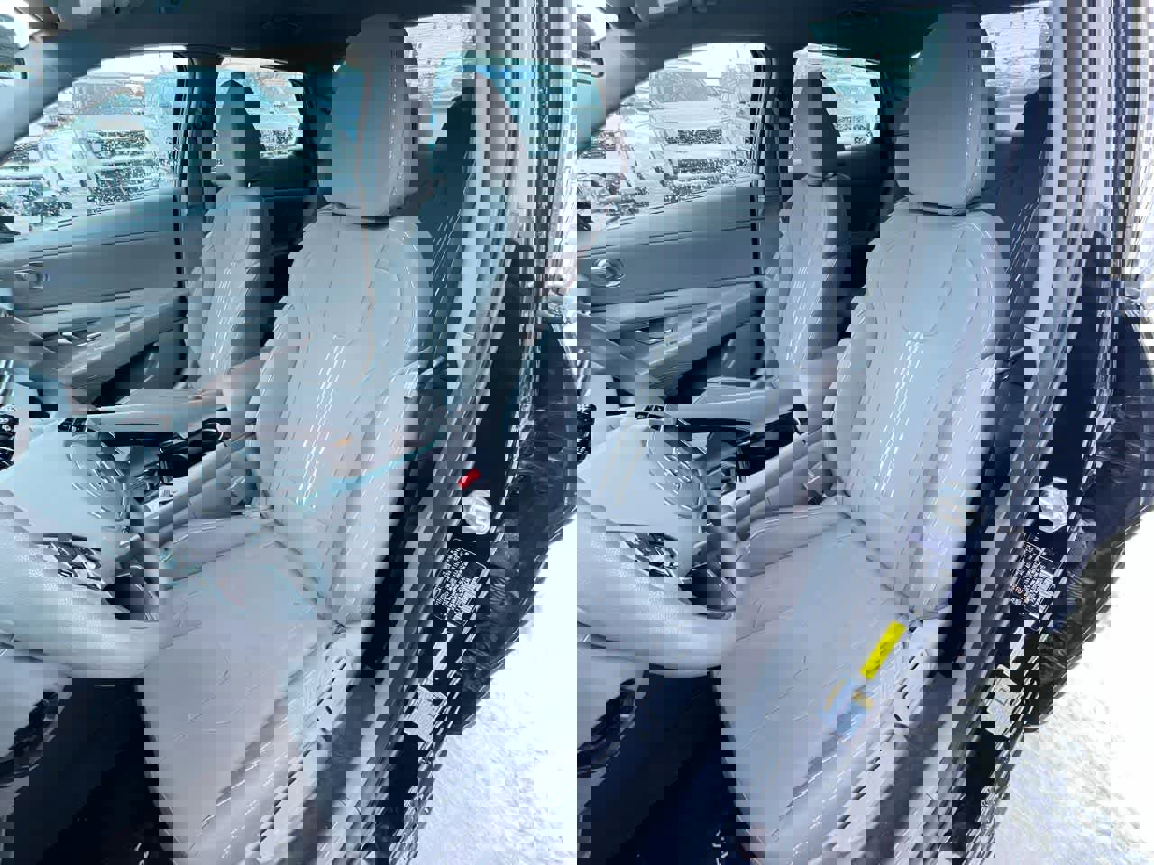 Used 2023 Hyundai Elantra Blue image 11