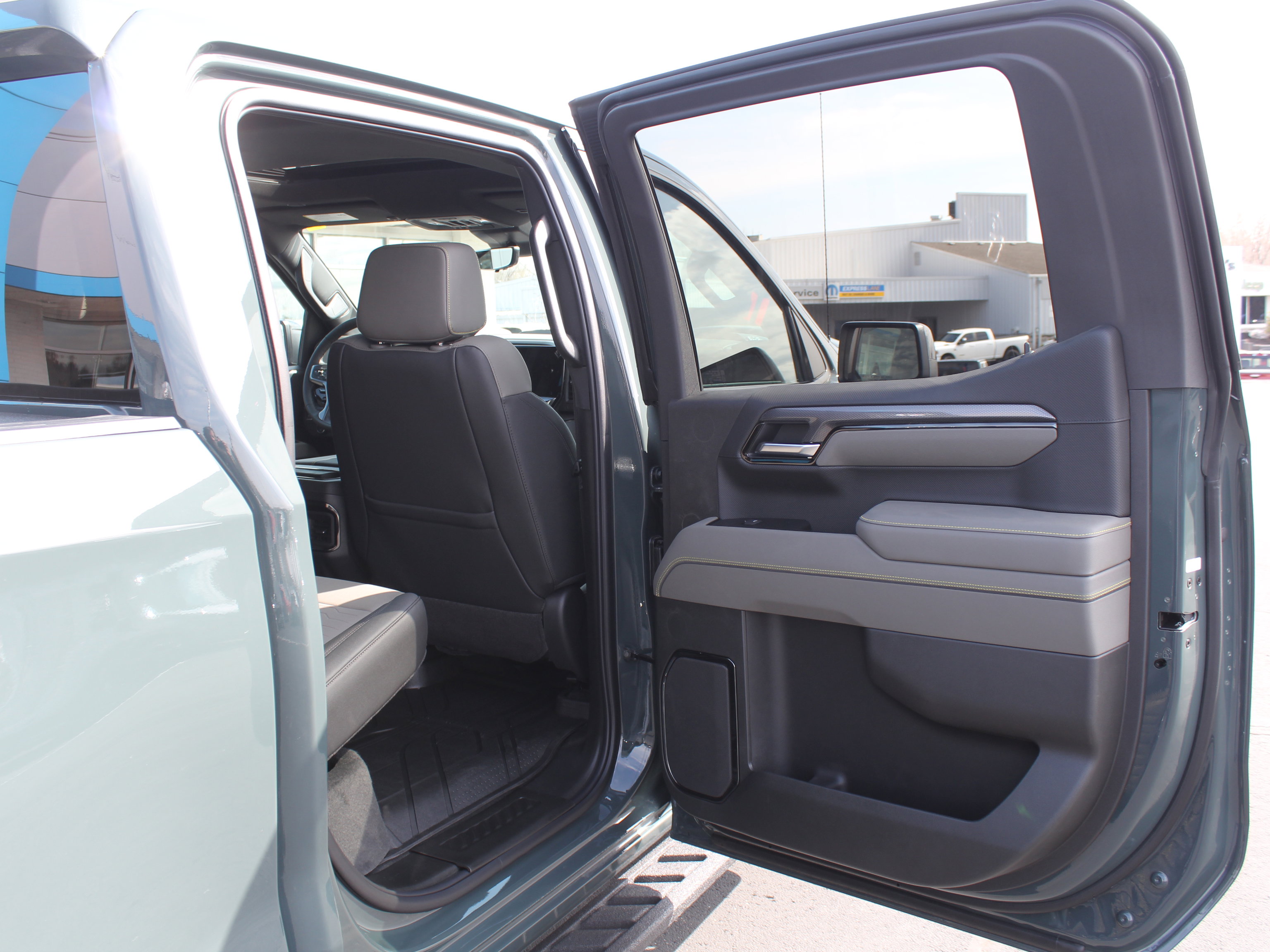 New 2026 Chevrolet Silverado 1500 ZR2 image 17