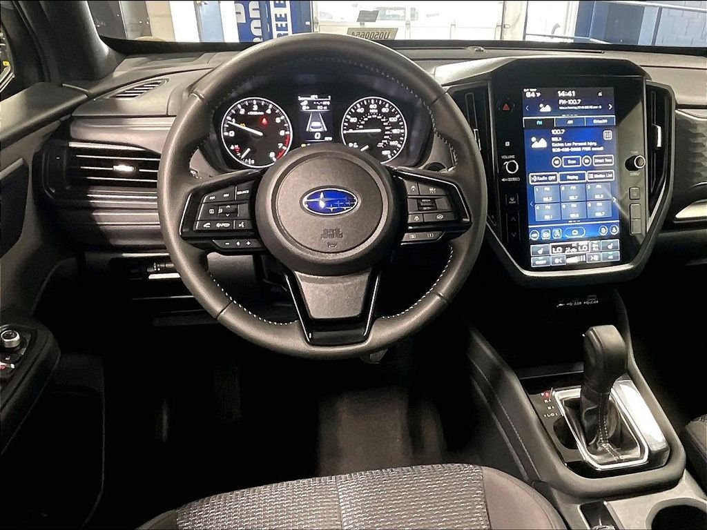 Used 2025 Subaru Forester Premium AWD/4WD image 18
