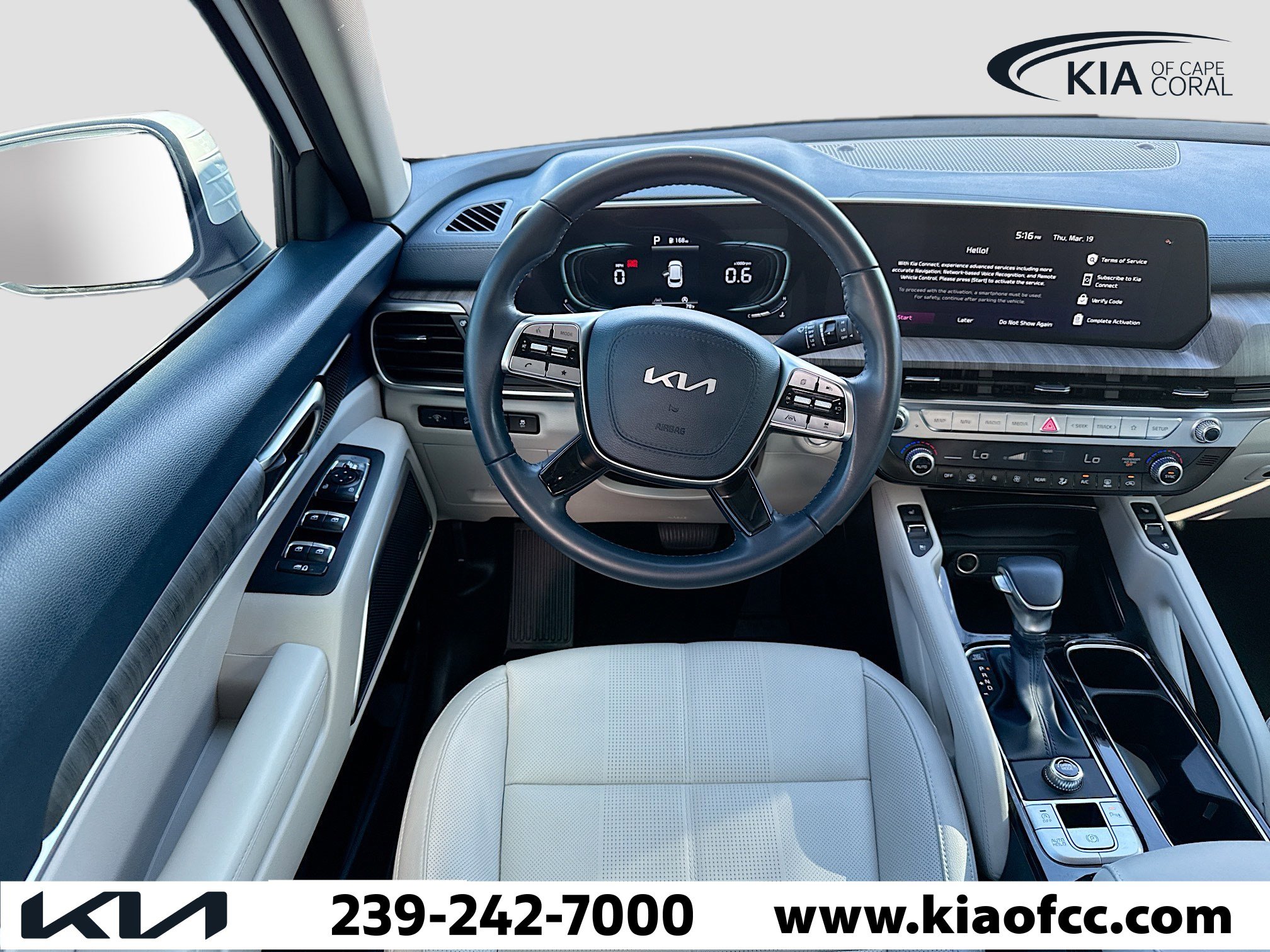 Used 2025 Kia Telluride EX w/ EX Captain's Chair Package image 16