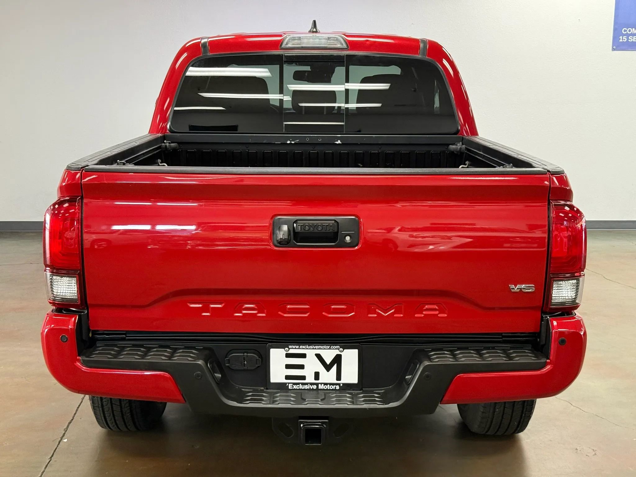 Used 2018 Toyota Tacoma TRD Off-Road w/ Technology Package AWD/4WD image 5