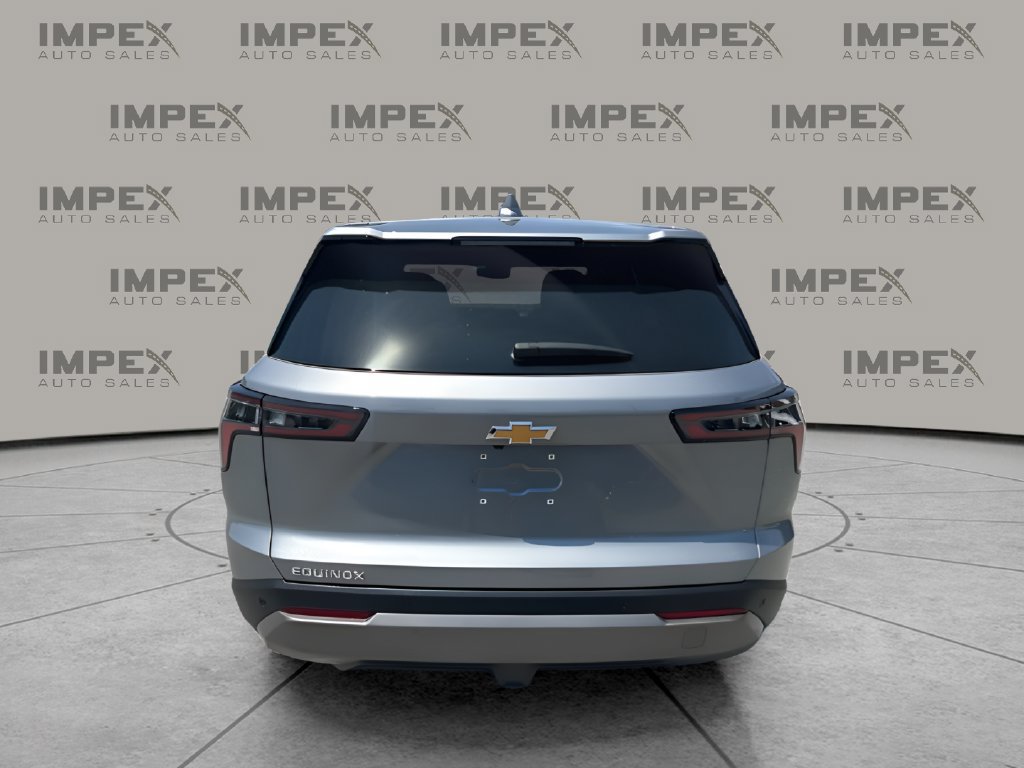 Used 2026 Chevrolet Equinox LT FWD image 4