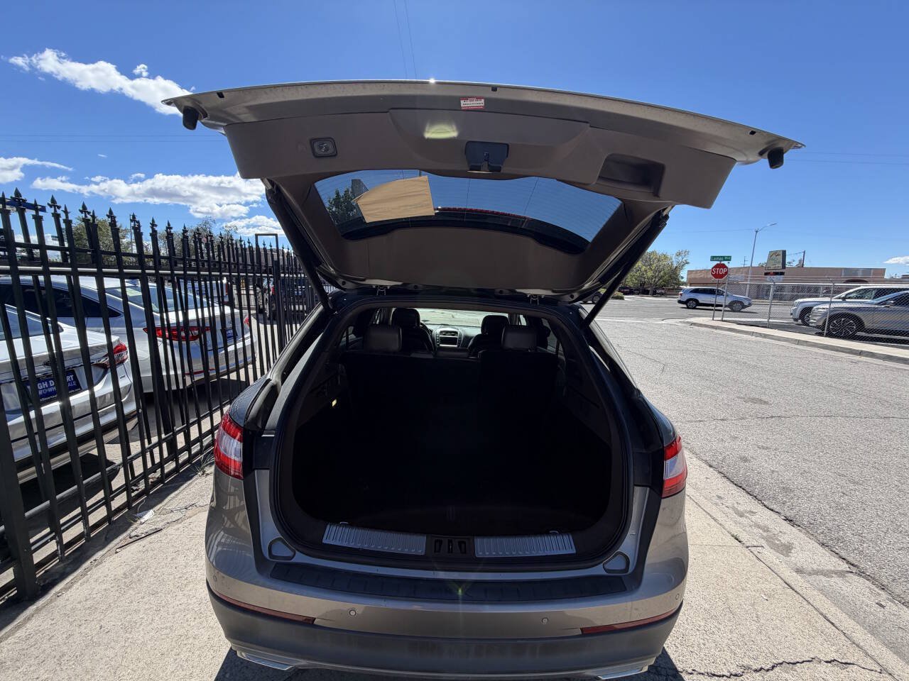 Used 2016 Lincoln MKX Reserve w/ Technology Package AWD/4WD image 16