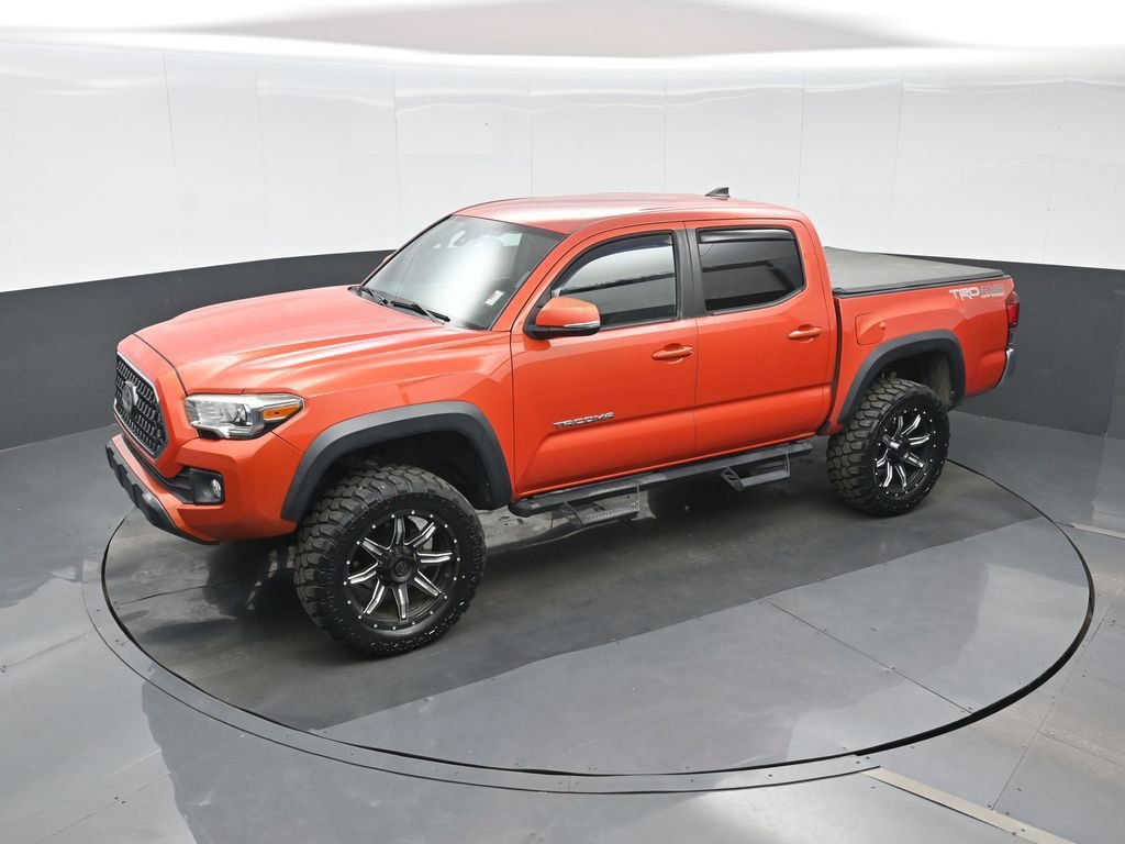 Used 2018 Toyota Tacoma TRD Off-Road AWD/4WD image 17