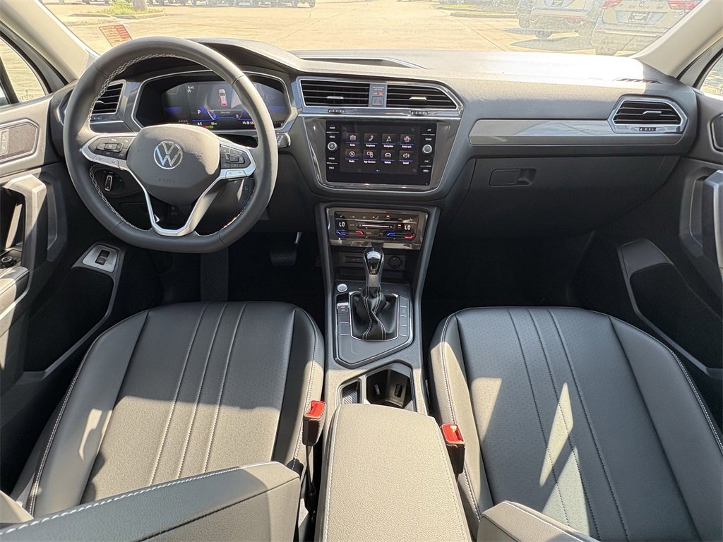 Certified 2024 Volkswagen Tiguan SE image 27