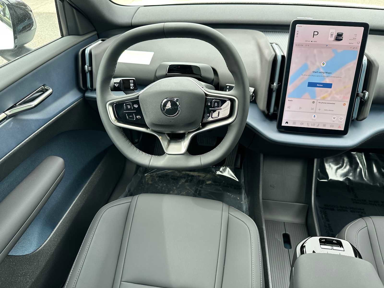 Used 2025 Volvo EX30 Plus w/ Protection Package Premier AWD/4WD image 17