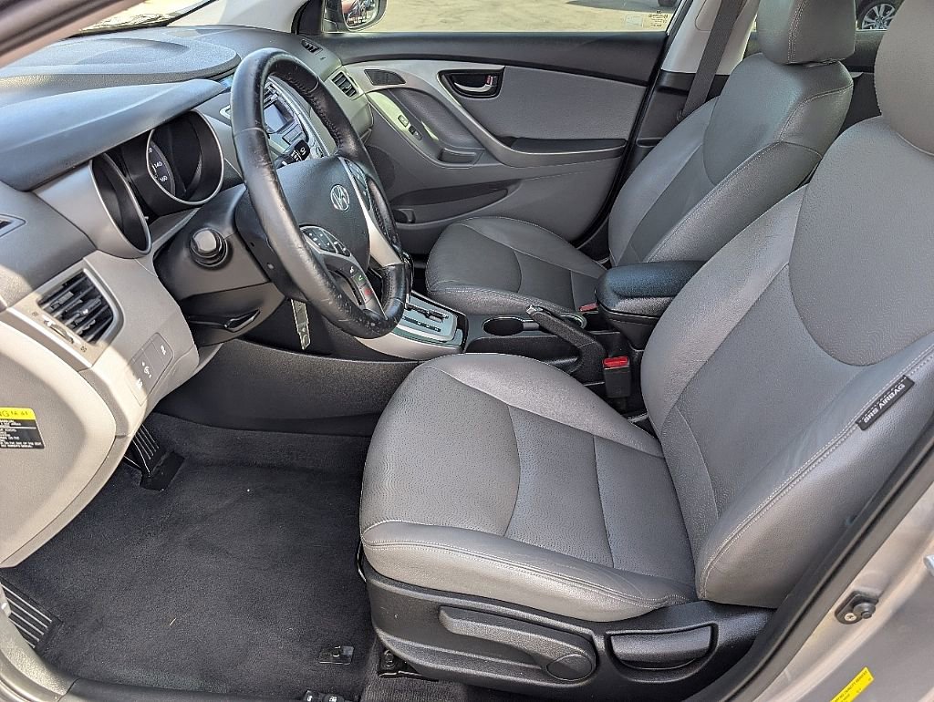 Used 2012 Hyundai Elantra Limited image 26