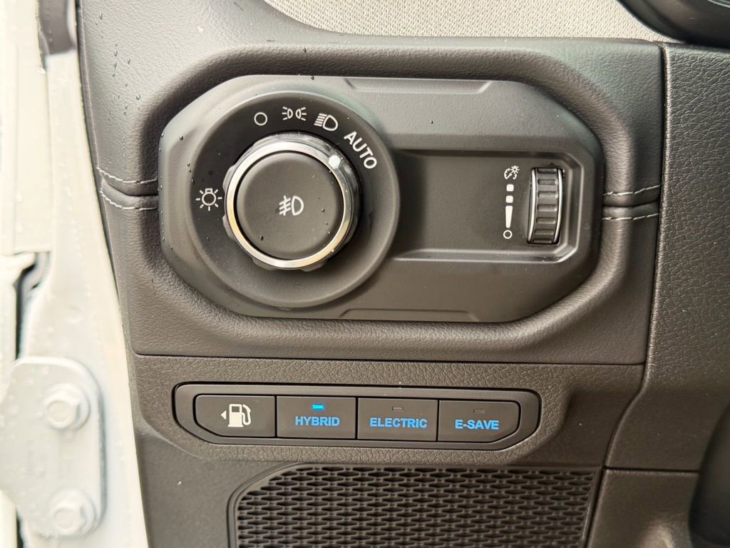 Certified 2025 Jeep Wrangler Unlimited Sahara w/ Safety Group image 30