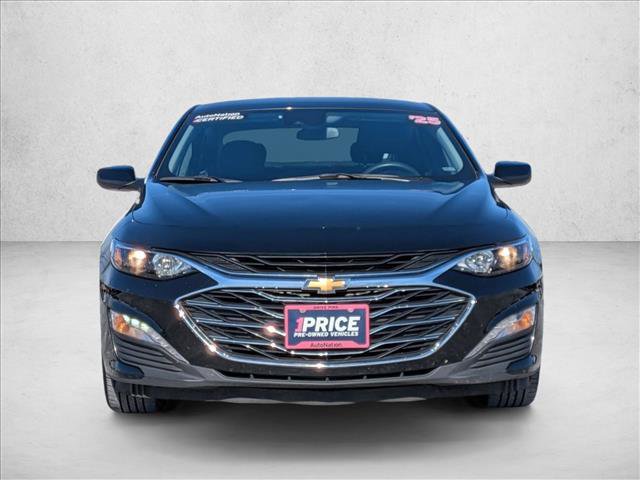 Used 2025 Chevrolet Malibu LT image 2