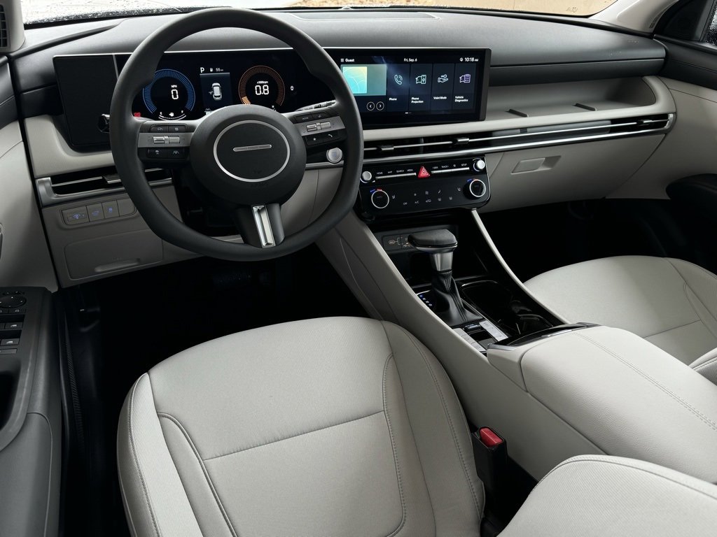 Certified 2025 Hyundai Tucson SEL image 2