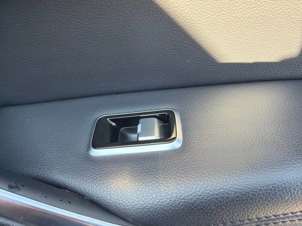 Used 2021 Jaguar F-PACE AWD/4WD image 15