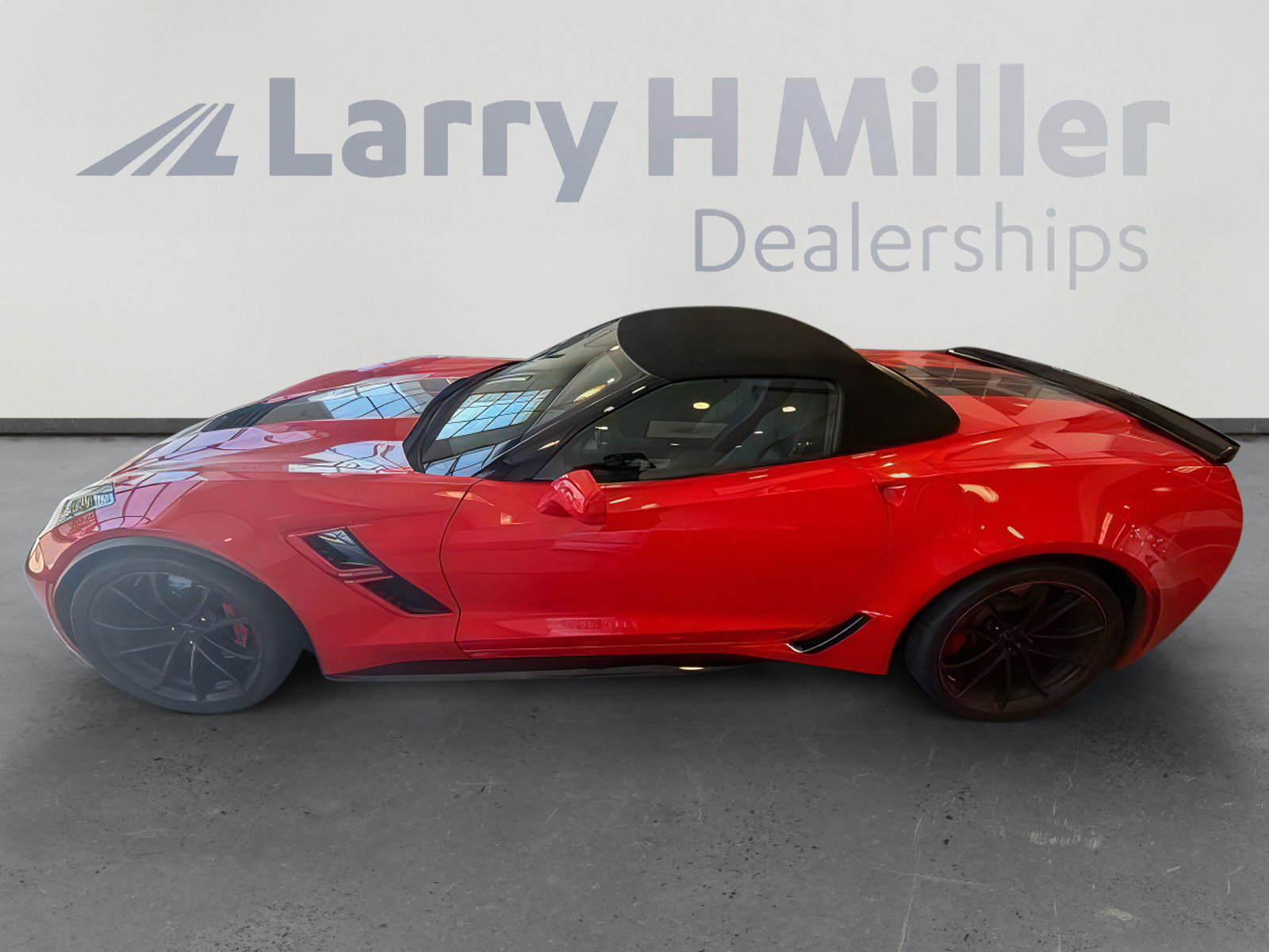 Used 2019 Chevrolet Corvette Grand Sport RWD image 3